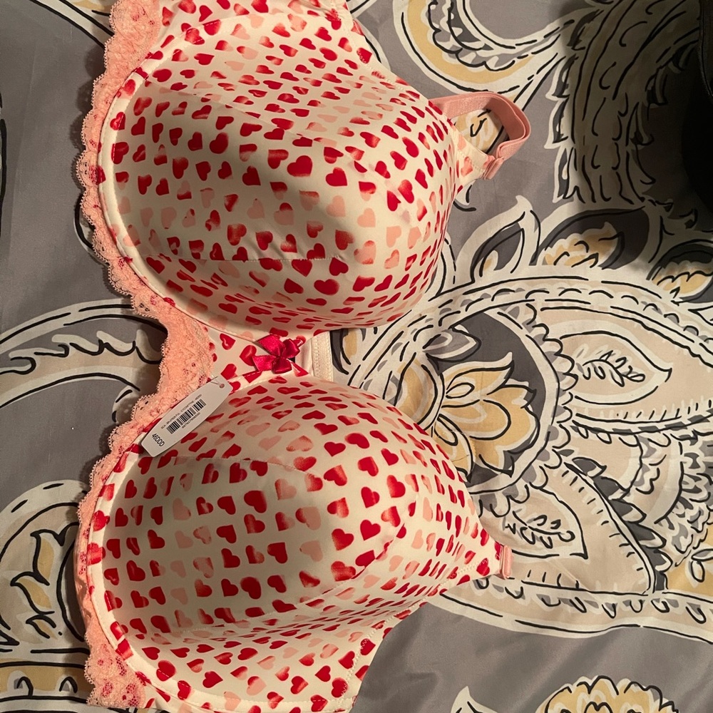 Adore Me Bra with red bow in the middle